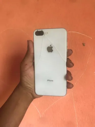 iPhone 8 Plus