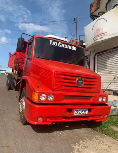 Caminhão caçamba MB 1620, trucado.