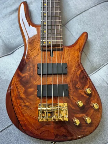Vendo/Troco Baixo Handmade Captadores EMG ativos e circuito EMG ativo Ferragens Gotoh