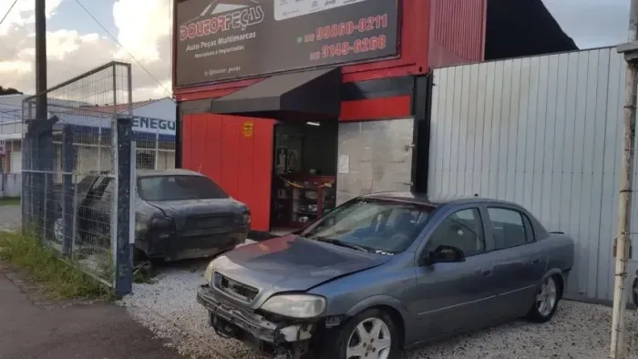 Sucata Astra Sedan 2003