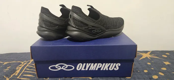 Tênis Olympikus Iconic, tamanho 30, nunca usado.