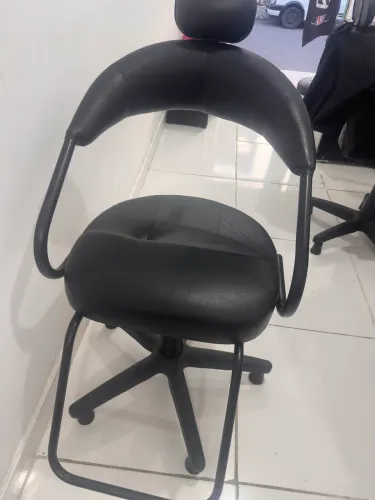 Cadeira para salão Preta/ Para Salão Beleza /Poltrona Preto Tipo Fixo
