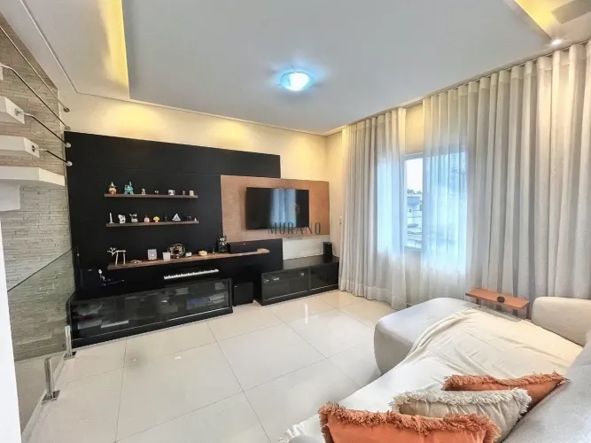 Sobrado de 3 quartos à venda, 200m² por R$ R$ 950.000,00 Bom Retiro - Joinville/SC. REF: