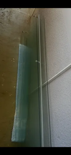 Box com vidros temperados