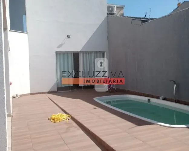 Sobrado à Venda e Locação no Jardim Oásis em Taubaté