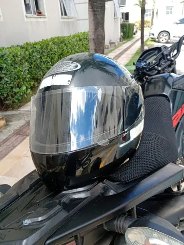 VENDE-SE NXR BROS 2018 PRETA( CAPACETE DE BRINDE)