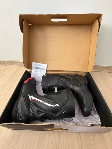 Bota Tutto Racing Qatar 39