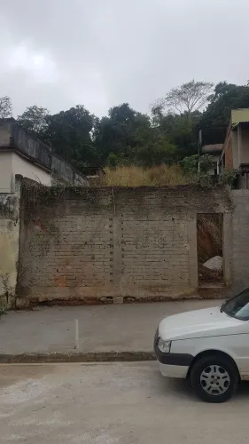 Terreno muito bem localizado.
