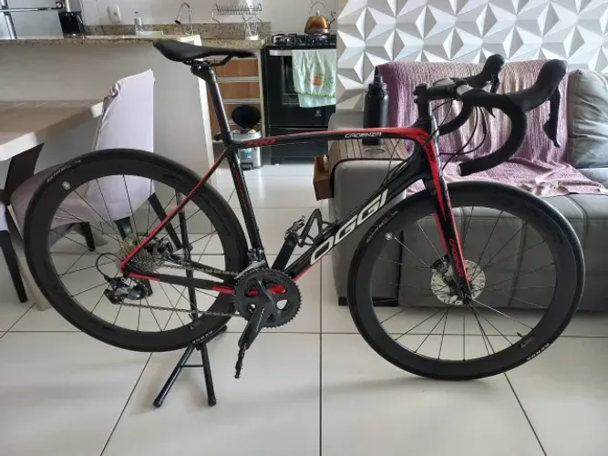 Bike speed Oggi Candeza 700 full carbono.