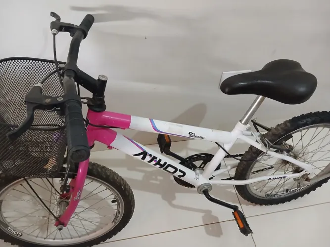 Vende se uma Bicicleta infantil
