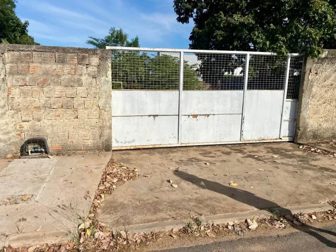 ÁREA DE 720m² NO JARDIM UNIVERSITÁRIO  IDEAL PARA KITNETS