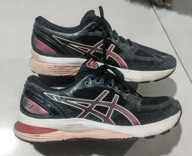 Tênis Asics 39