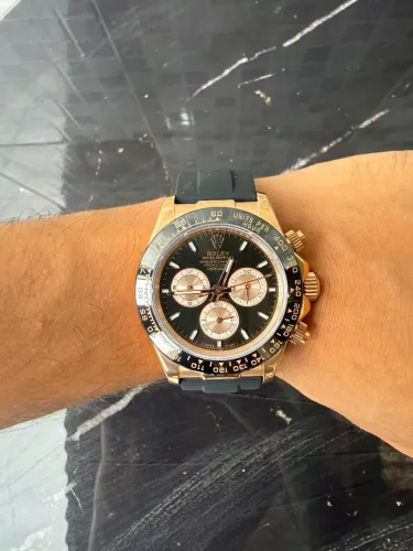 Relogio Rolex Daytona Ouro 18K rose com pulseira Oysterflex preta Clone