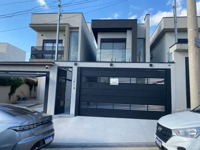 CASA À VENDA NO CONDOMÍNIO VILLAS DO JAGUARI - SANTANA DE PARNAÍBA-SP!