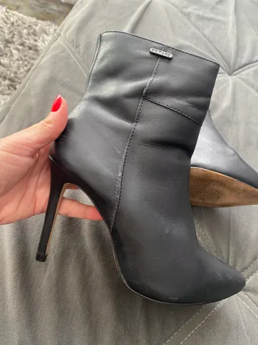 Bota em couro