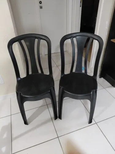 Cadeiras plásticas