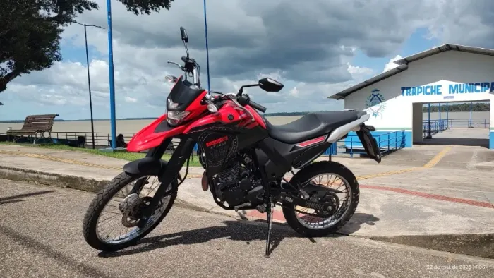 Moto LANDER 250 - ANO 2024
