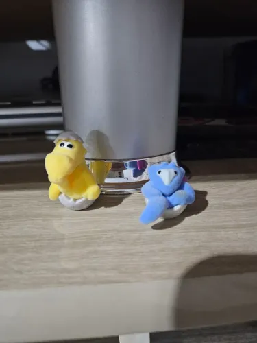 2 miniaturas kinder ovo