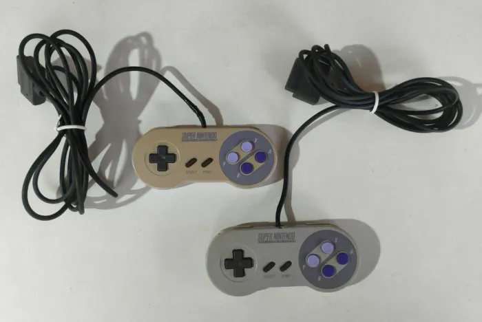 Par de controles originais para Super Nintendo 