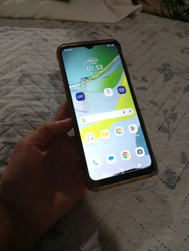 Motorola e13 funcionando com pequenas falha no pixel da tela
