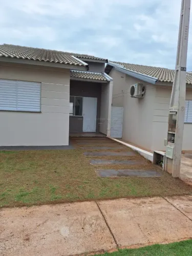 Casa / Venda - 2 quartos sala integrada com 2 vagas / Residencial Vila Graciosa condomínio
