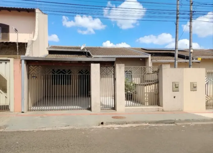 Casa à venda com 3 quartos e piscina na Zona Norte de Londrina