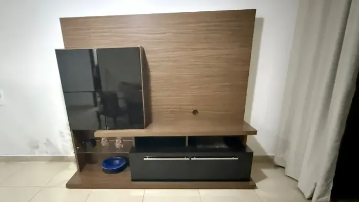 Estante Home Theater com Painel para TV e Cristaleira