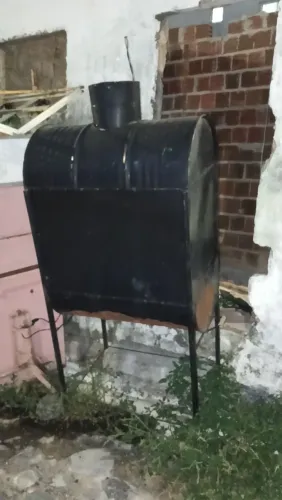 Vende-se churrasqueira de frango assado  670