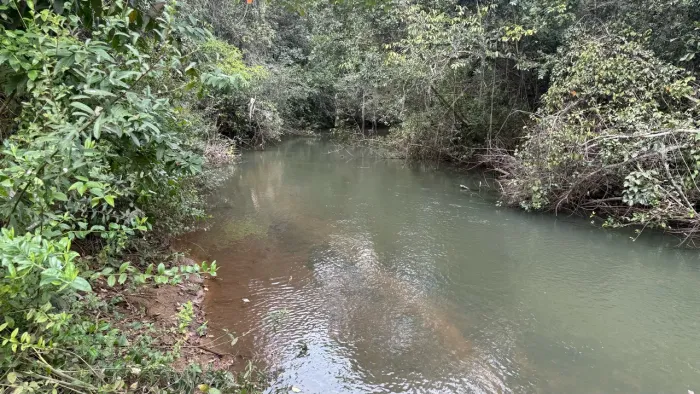 Chácara de 2mil mt com acesso coletivo ao rio passa 4!