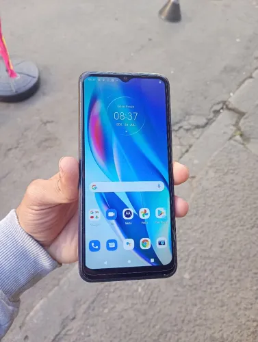 Vendo esse celular ? Motorola G50 de 128 Gigas de memória 5G