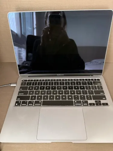 MACBOOK AIR M1