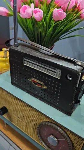 Rádio Antigo Mitsubishi FUNCIONANDO.
