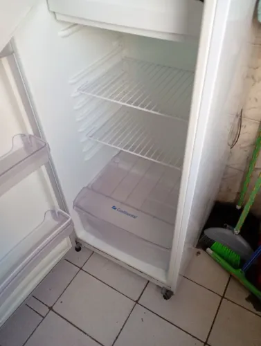 Geladeira com funcionamento ótimo 