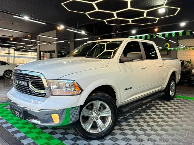 Ram Classic Laramie 5.7 V8 16V Gasolina 4X4 Aut. 2023