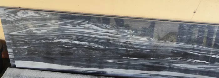 Vende-se pedra de granito exótica ... São 2 pedras medindo 2.80 cm de comp 66 altura