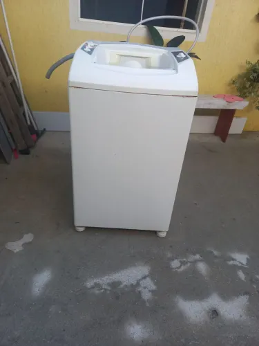 Vendo lavadora brastep 9 kilos, usada funcionando .Não entrego valor R$ 150.00