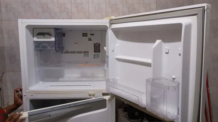 Vendo geladeira frost free Electrolux funcionando perfeitamente