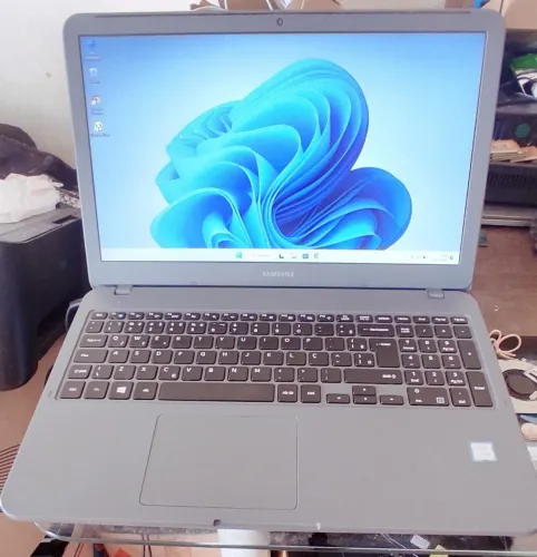 Notebook Samsung i3 7° geraç / SSD M2 / Revisado 