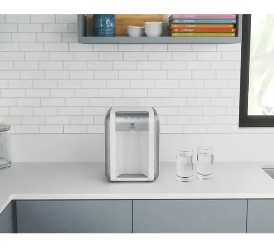 Purificador De Água Electrolux Gelada/fria/natural Pe11x Bivolt Prateado ou Branco