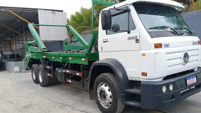 CAMINHÃO POLI GUINDASTE VW 23210