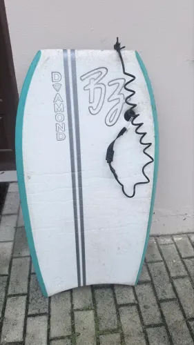 de bodyboard retrô BZ Diamond dos anos 90.