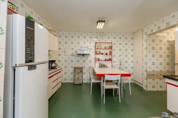 Apartamento amplo e sofisticado em Higienópolis, com 165m² e excelente infraestrutura