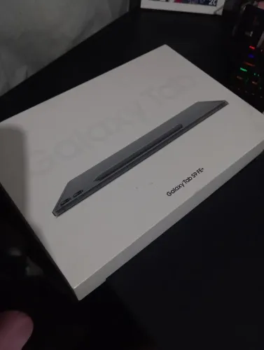 Samsung tab S9 FE+ 8GB RAM e 128GB de armazenamento 
