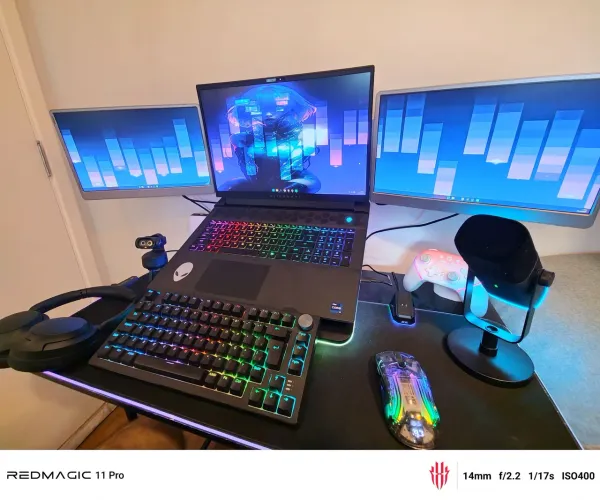 Notebook Alienware M18 R2, RTX4090, 64GB RAM, I91400HX, 3TB SSD, 18" 180 Hz + acessórios.