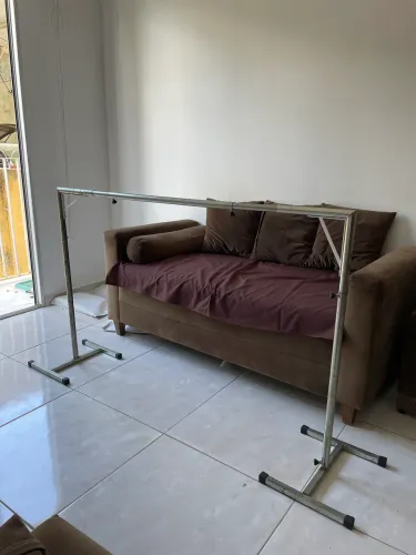 Arara Roupeiro de tubo galvanizado ajustável regulável