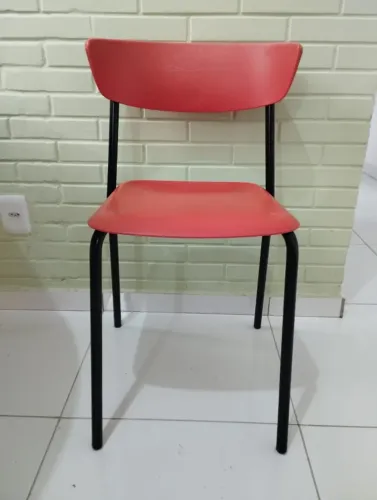 Cadeira Bit Vermelha Usada