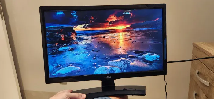 TV e Monitor LG 20" HD, modelo 20MT49DF - Excelente estado!! Com controle remoto!!