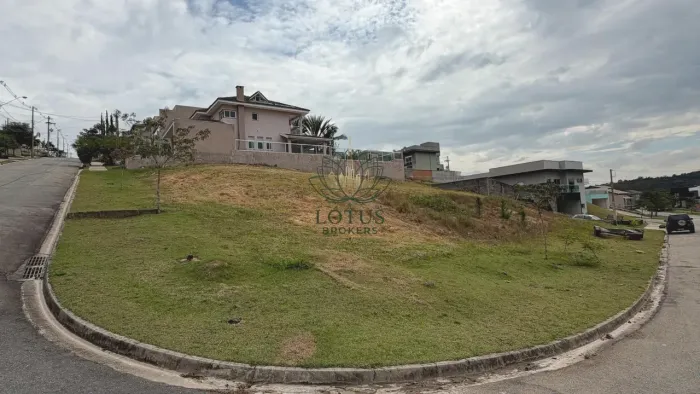 Terreno em condomínio para venda possui 584 metros quadrados em Residencial Cambarah - Jar