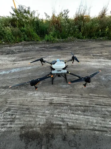 Drone de pulverização agrícola 