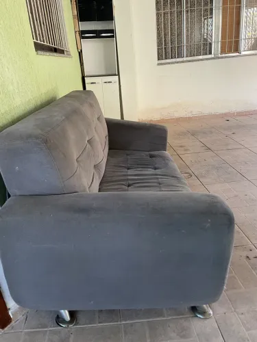 Sofá 2 lugares usado e com marcas de uso
